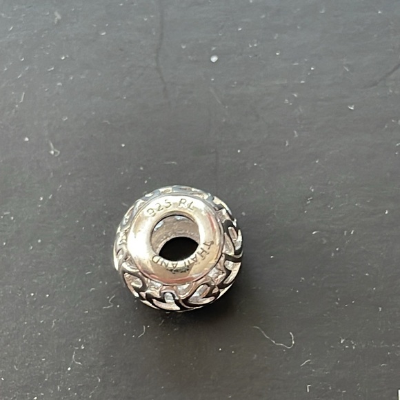 Charmed memories sterling silver floating hearts charm. Compatible with Pandora - Picture 2 of 2